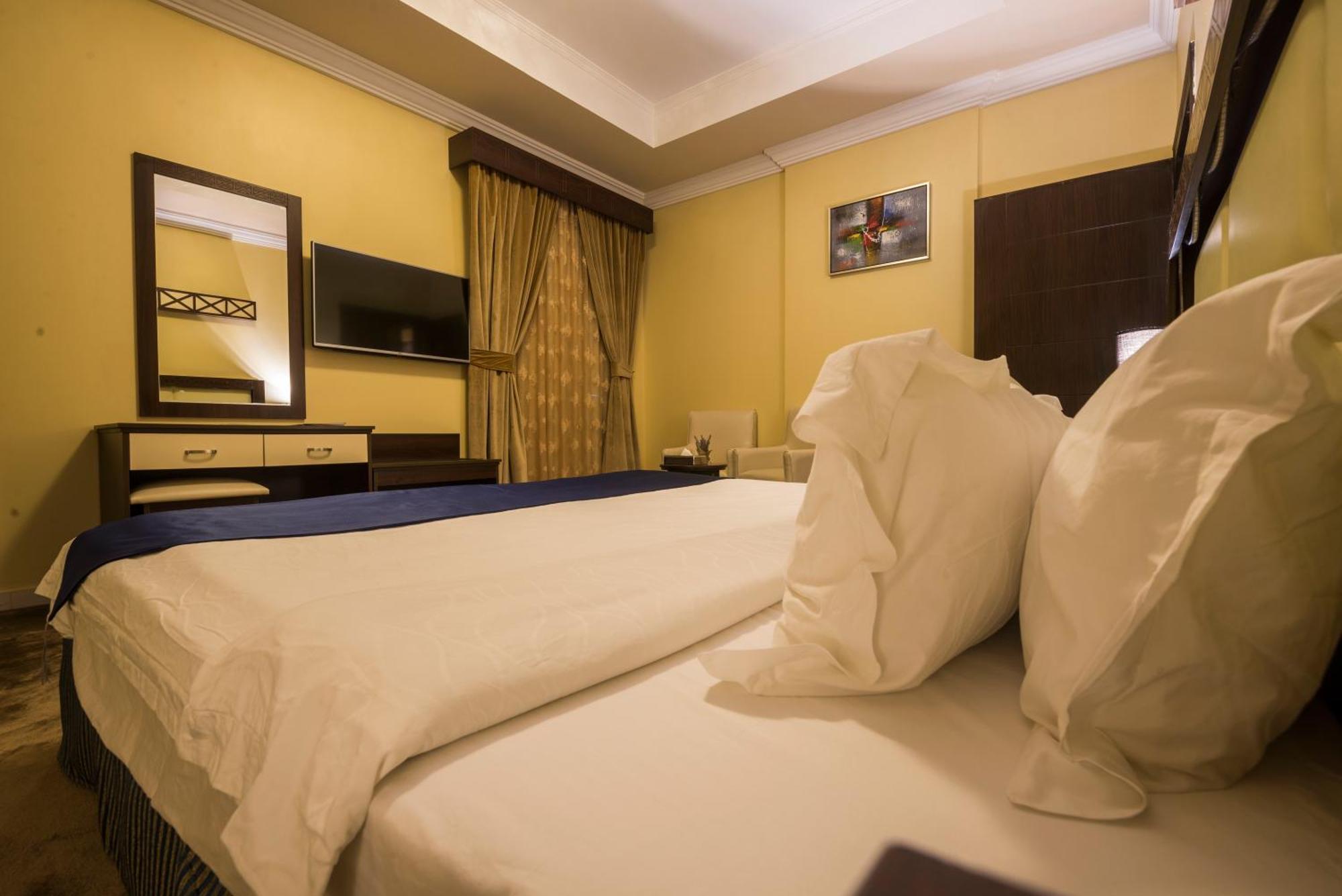 Lahoya Hotel Jeddah Exterior photo